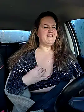 Snapshot of justtess chatting on 12.14.25 justtess online show from 12.14.25