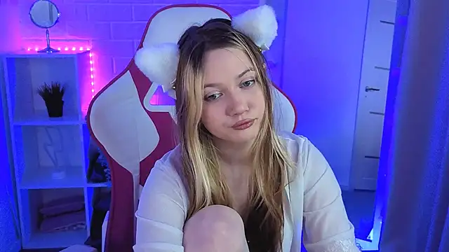 Snapshot of SweetieAngela chatting on 12.02.25 SweetieAngela online show from 12.02.25