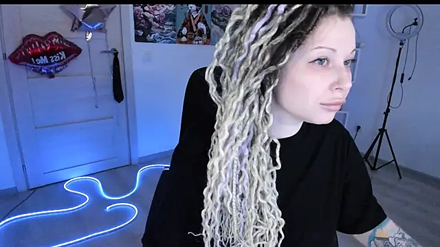 HoneySallyMoore online show from 02.05.26