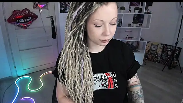 HoneySallyMoore online show from 04.15.26