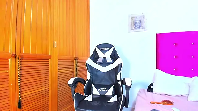 angel starxx online show from 02.20.25