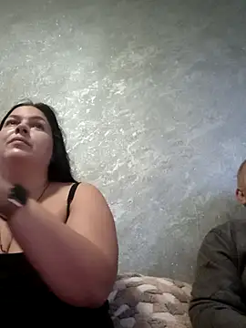 Snapshot of Greta_Tamar chatting on 10.25.25 Greta Tamar online show from 10.25.25