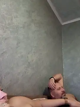 Snapshot of Greta_Tamar chatting on 10.25.25 Greta Tamar online show from 10.25.25