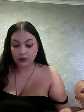 Snapshot of Greta_Tamar chatting on 11.12.25 Greta Tamar online show from 11.12.25