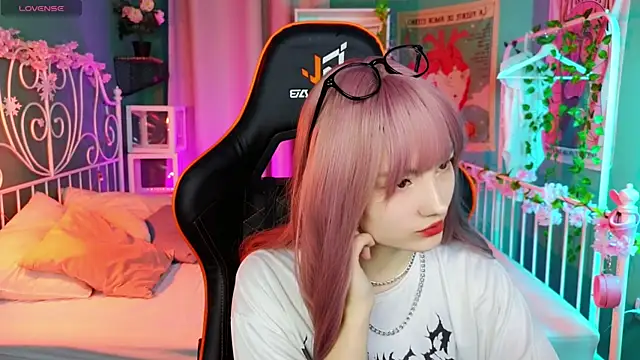 Akemi Sora  online show from 03.05.25