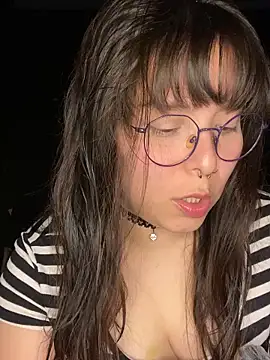 Snapshot of Solo_yoss chatting on 12.19.25 Solo yoss online show from 12.19.25