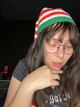 Snapshot of Solo_yoss chatting on 12.23.25 Solo yoss online show from 12.23.25