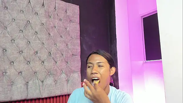 Snapshot of AntoniSantoss chatting on 02.20.26 AntoniSantoss online show from 02.20.26