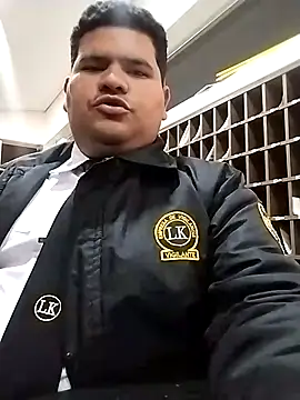 Snapshot of oscarshow24 chatting on 03.10.25 oscarshow24 online show from 03.10.25