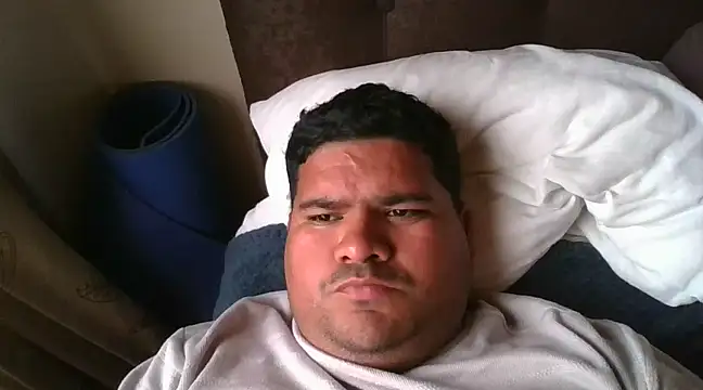 Snapshot of oscarshow24 chatting on 03.11.25 oscarshow24 online show from 03.11.25