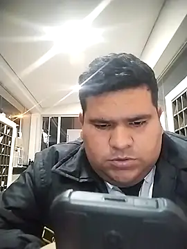 Snapshot of oscarshow24 chatting on 09.24.25 oscarshow24 online show from 09.24.25