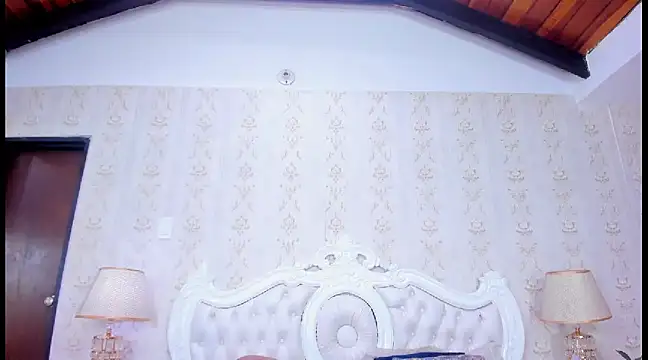 TianahGlow online show from 02.26.25