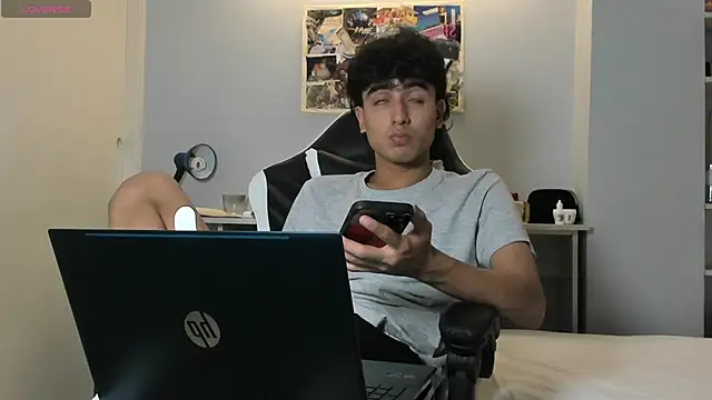 Snapshot of salvatore_montt chatting on 03.04.25 salvatore montt online show from 03.04.25