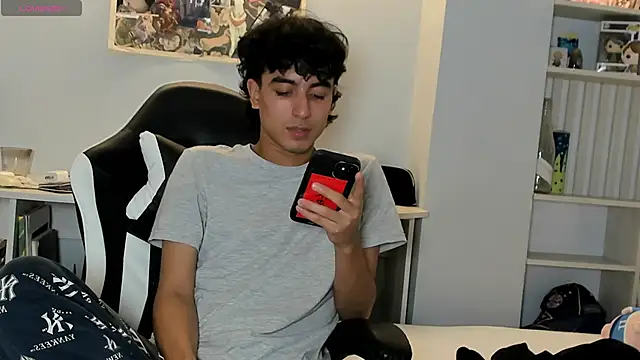 Snapshot of salvatore_montt chatting on 03.04.25 salvatore montt online show from 03.04.25