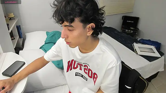 Snapshot of salvatore_montt chatting on 03.06.25 salvatore montt online show from 03.06.25