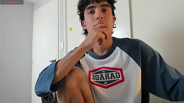 Snapshot of salvatore_montt chatting on 03.09.25 salvatore montt online show from 03.09.25