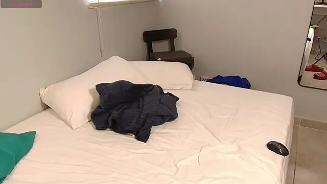 Snapshot of salvatore_montt chatting on 03.10.25 salvatore montt online show from 03.10.25