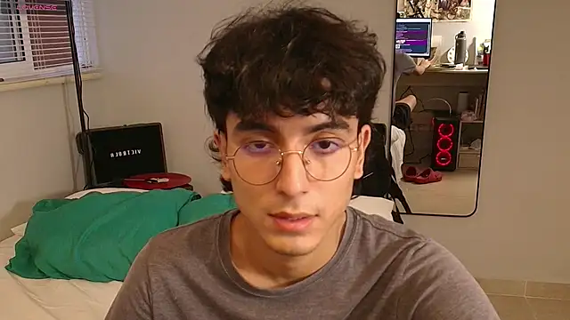 Snapshot of salvatore_montt chatting on 03.14.25 salvatore montt online show from 03.14.25