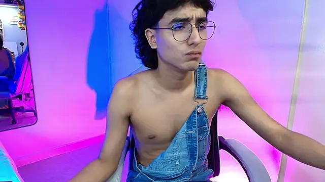 Snapshot of salvatore_montt chatting on 09.09.25 salvatore montt online show from 09.09.25