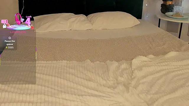 Snapshot of Lina_Kiss_Me chatting on 12.15.25 Lina Kiss Me online show from 12.15.25