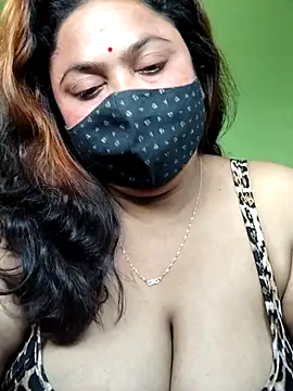 Snapshot of rani130 chatting on 02.16.26 rani130 online show from 02.16.26