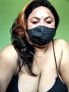 Snapshot of rani130 chatting on 02.26.26 rani130 online show from 02.26.26