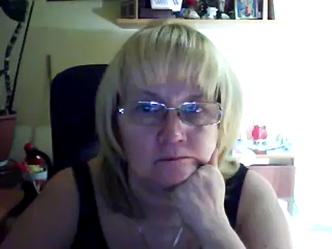 Snapshot of Violet5364 chatting on 02.14.25 Violet5364 online show from 02.14.25