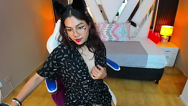 Cristin Petite online show from 02.17.25