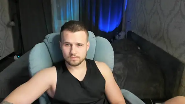 Snapshot of Vladik_b chatting on 03.20.25 Vladik b online show from 03.20.25