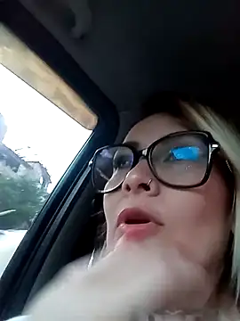 Snapshot of CandieGilson__ chatting on 09.21.25 CandieGilson online show from 09.21.25