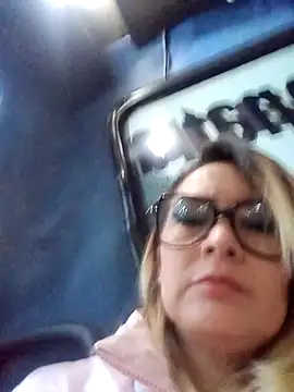 Snapshot of CandieGilson__ chatting on 11.14.25 CandieGilson online show from 11.14.25