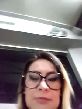 Snapshot of CandieGilson__ chatting on 11.21.25 CandieGilson online show from 11.21.25