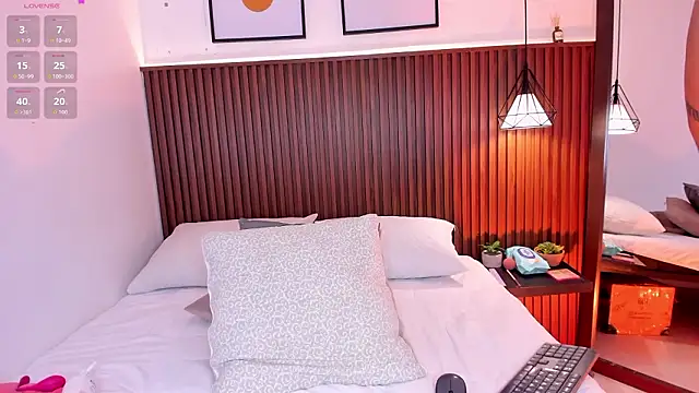 julietaevanns online show from 02.03.26