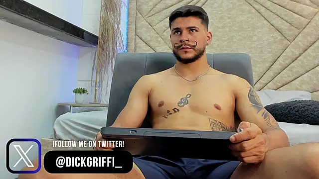 Snapshot of DickGriffith_ chatting on 02.12.25 DickGriffith online show from 02.12.25