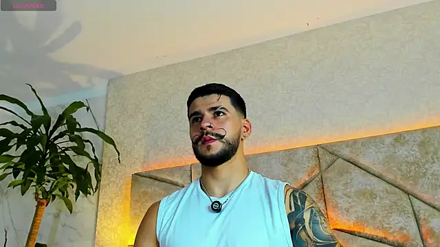 Snapshot of DickGriffith_ chatting on 09.09.25 DickGriffith online show from 09.09.25