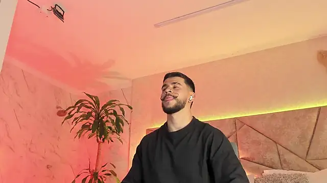 Snapshot of DickGriffith_ chatting on 09.29.25 DickGriffith online show from 09.29.25