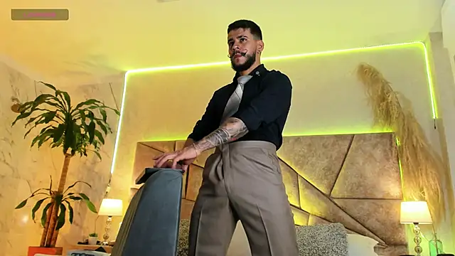 Snapshot of DickGriffith_ chatting on 11.02.25 DickGriffith online show from 11.02.25