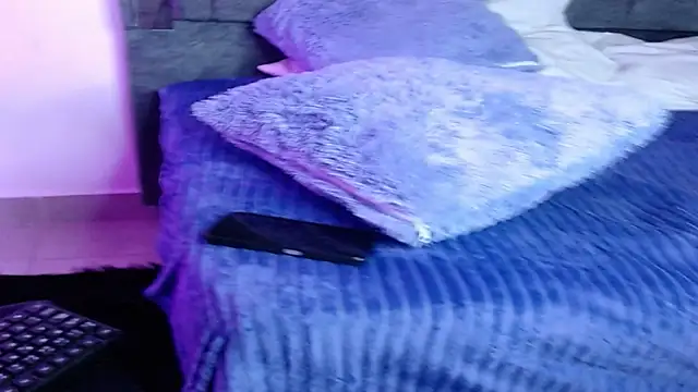 Snapshot of EmilyPacho_ chatting on 03.19.25 EmilyPacho online show from 03.19.25