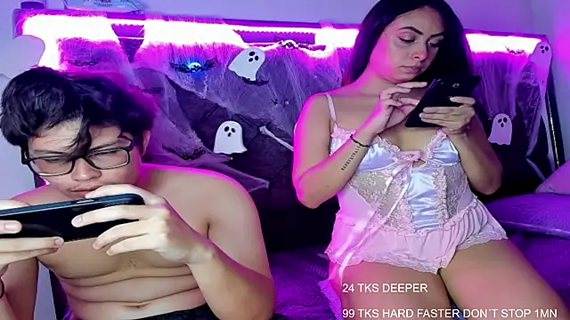 Snapshot of EmilyPacho_ chatting on 10.14.25 EmilyPacho online show from 10.14.25