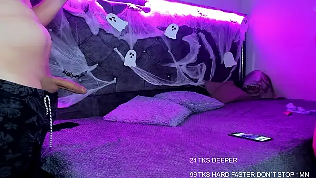 Snapshot of EmilyPacho_ chatting on 10.16.25 EmilyPacho online show from 10.16.25