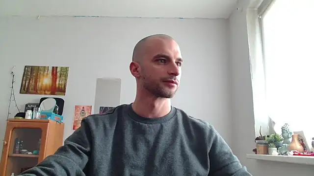 Snapshot of OskarBreno chatting on 05.01.26 OskarBreno online show from 05.01.26