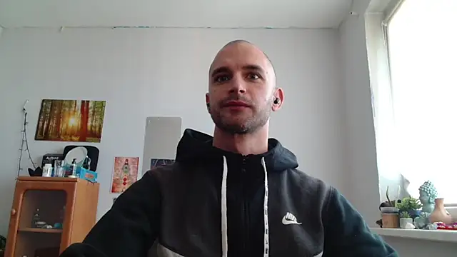 Snapshot of OskarBreno chatting on 05.02.26 OskarBreno online show from 05.02.26