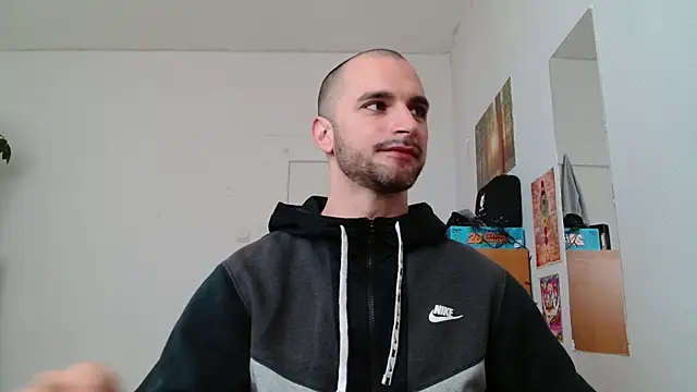 Snapshot of OskarBreno chatting on 05.10.26 OskarBreno online show from 05.10.26