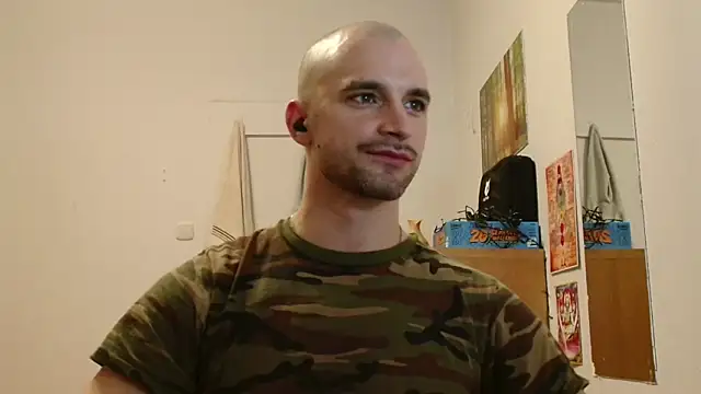 Snapshot of OskarBreno chatting on 05.10.26 OskarBreno online show from 05.10.26