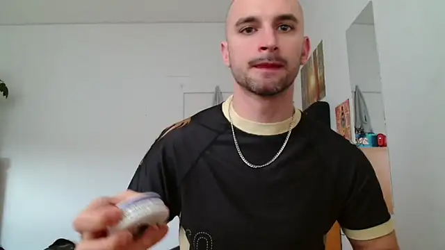 Snapshot of OskarBreno chatting on 05.11.26 OskarBreno online show from 05.11.26