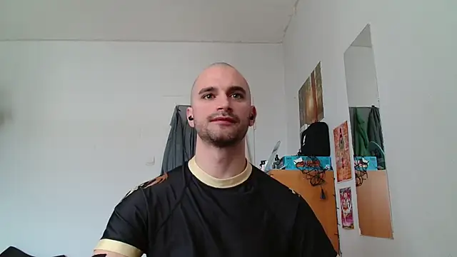 Snapshot of OskarBreno chatting on 05.21.26 OskarBreno online show from 05.21.26