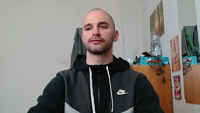 Snapshot of OskarBreno chatting on 05.23.26 OskarBreno online show from 05.23.26