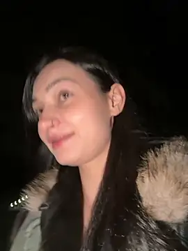 lunalovelee online show from 10.21.25