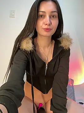 lunalovelee online show from 12.14.25