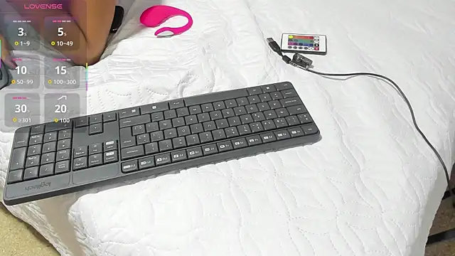 Snapshot of natasha_steele chatting on 11.29.25 natasha steele online show from 11.29.25